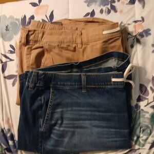 Torrid Lot of 2 Bermuda Pull-On Shorts - Size 28 (5X) (Dark Blue & Khaki)